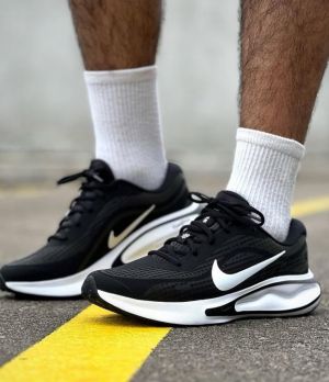 Nik ee journey run  white black