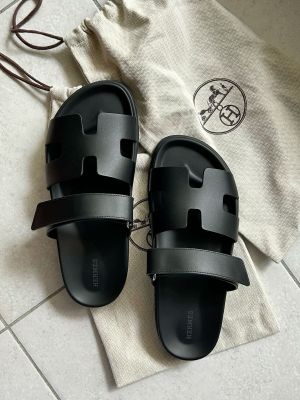 HERMES CHYPRE BLACK LEATHER PREMIUM SLIDE 