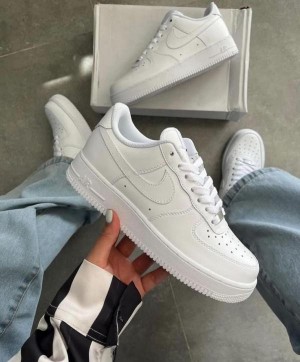 Nikee Airforce 1 Mens low triple white with accessories