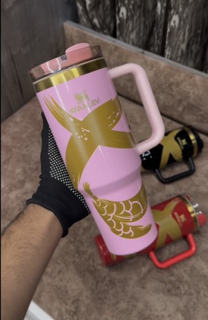 Stanley x Lunar New Year Flowstate Quencher 40 oz Pink Gold