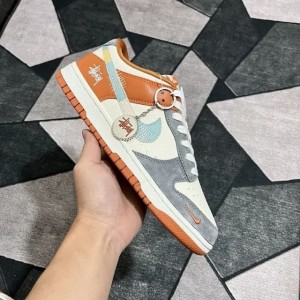SB Dunk Stussy Grey Orange 2025