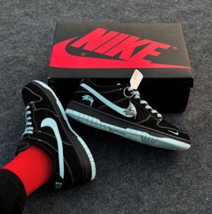 SB Dunk Stussy Black 2025