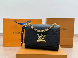 Louis_vuitton Twist PM with double box 559