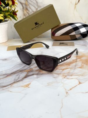 _Burberry_9935_