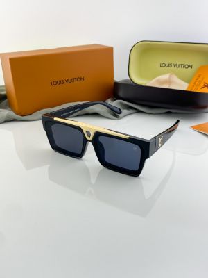 Louis_vuitton_gold_black_1984