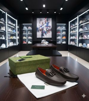 I leather luxury loafer brown