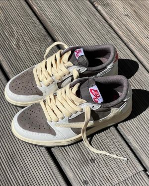 Semi UA Travis Scott X Air Jordan 1 Low Og Reverse Mocha  Semi UA Travis Scott X Air Jordan 1 Low Og Reverse Mocha