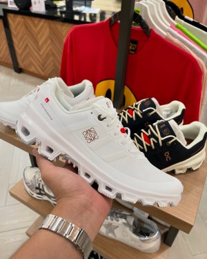 On Cloud Cloudventure White Swiss Engineering 