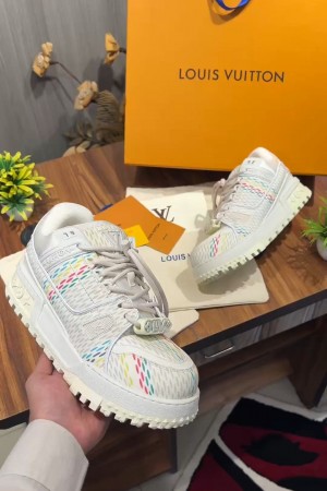 LV Premium L ouis V uitton Trainer Along with Premium Box Packaging and Accessories