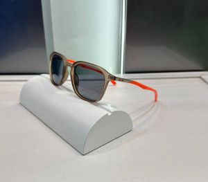 Oakle y Orange-Black Luxury Shade 4932