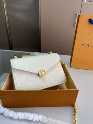 Louis_vuitton Wallet On Chain Rosy with magnet box 628