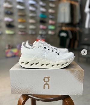 On Cloud surfer Max White On Cloud surfer Max White