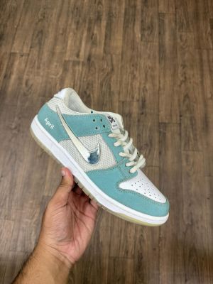 nik-E sb dunk low april skateboards top batch semi ua quality nik-E sb dunk low april skateboards top batch semi ua quality