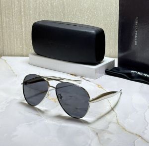 BOTTEGA VENETA SUNGLAS