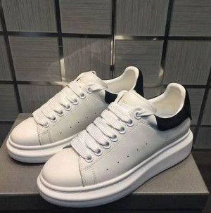 ALEXANDERR MCQUEEN PREMIUM WHITE SNEAKERS