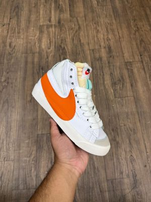 NIK-E blazer mid 77 jumbo orange with og box NIK-E blazer mid 77 jumbo orange with og box