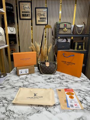 Louis_Vuitton Pochette With Double Box And Dust Bag Including Carry Bag (Brown-M44840) Louis_Vuitton Pochette With Double Box And Dust Bag Including Carry Bag (Brown-M44840)