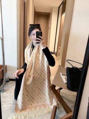 Louis_Vuitton_Premium_Unisex_Woollen_Stole_withbox_5705 Louis_Vuitton_Premium_Unisex_Woollen_Stole_withbox_5705