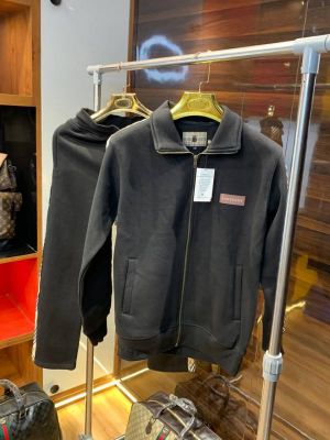 BURBERR Y TRACKSUIT CC 104