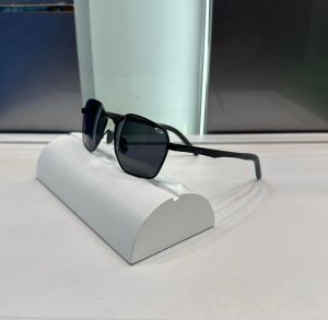 Oakle y All-Black Luxury Shade 8916 Oakle y All-Black Luxury Shade 8916