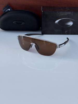 Oakle.y 4921. Brown  Oakle.y 4921. Brown
