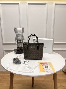Micheal_kors_mk_jet_set_mini_totebag_with_ogbox_etc_314 Micheal_kors_mk_jet_set_mini_totebag_with_ogbox_etc_314