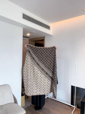 Gucci_GG11_Square_Woollen_Scarf_With_Plain_ZipLock_PolyBag Gucci_GG11_Square_Woollen_Scarf_With_Plain_ZipLock_PolyBag