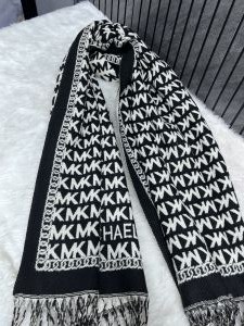 Michael_Kors_MK4_Black-White_Woollen_Scarf_With_Plain_ZipLock_PolyBag Michael_Kors_MK4_Black-White_Woollen_Scarf_With_Plain_ZipLock_PolyBag