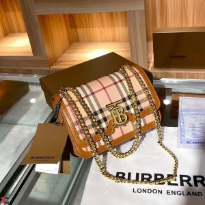 Burberry_TB_Monogram_Quilted_Shoulder_Bag_With_OG_Box_&_Dust_Bag_(Cheks-348) Burberry_TB_Monogram_Quilted_Shoulder_Bag_With_OG_Box_&_Dust_Bag_(Cheks-348)