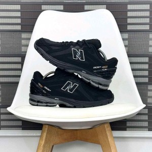 New_Balance_1906R_Cordura_Black