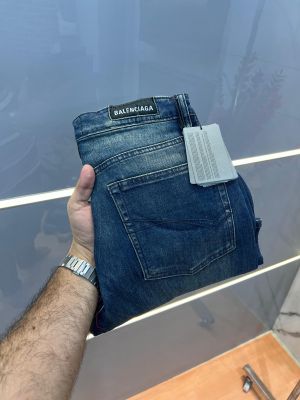 Balenciag a Green Shade Premium Imported Stretchable Lycra Fabric Straight Fit Denim with Embroidered Logo 3073 Balenciag a Green Shade Premium Imported Stretchable Lycra Fabric Straight Fit Denim with Embroidered Logo 3073