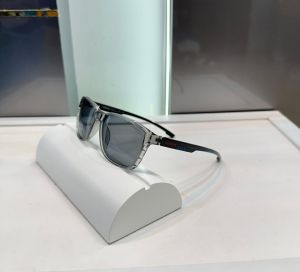 Carrera Black-Grey Luxury Shade 1142 Carrera Black-Grey Luxury Shade 1142