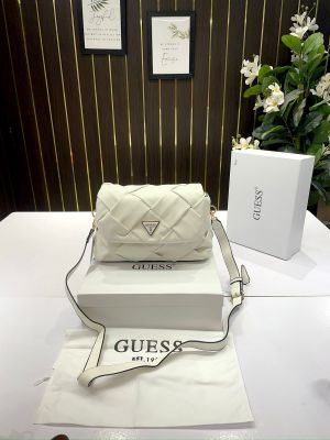_Guess_ structure shoulder bag with og box(017-white)