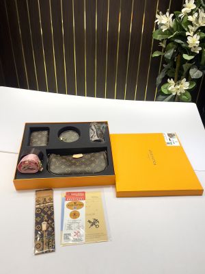 _Louis_vuitton_pochette_combo_with_box