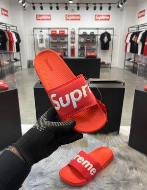 SUPREME SLIPPERS RED