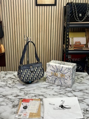 CHRISTIAN_DIOR_KEY_OBLIQUE_SMALL_BAG_WITH_OG_BOX_1162