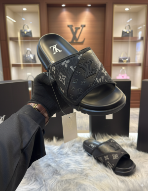 Louis-Vuitton Monogram Full Black Premium Slides