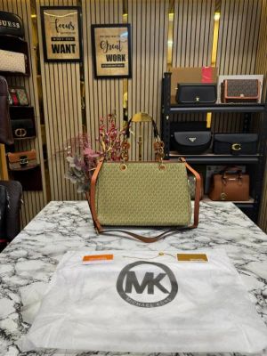 Michael_Kors Cynthia Signature Satchel Bag With Dust Bag (Apricot)