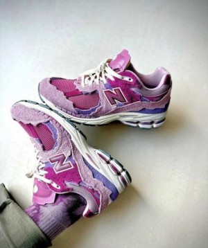 NewBalance-2002R-Protection-Pack-Pink