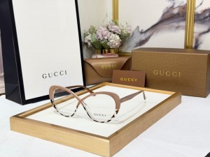 Gucc i Optical