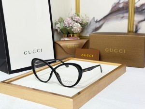 Gucc i Optical