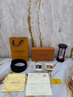 LOUIS_VUITTON BELT COMBO PREMIUM QUALITY WITH OG BOX WITH CARRY BAG (25)