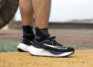 Nik.e Zoom Fly 5 Black White