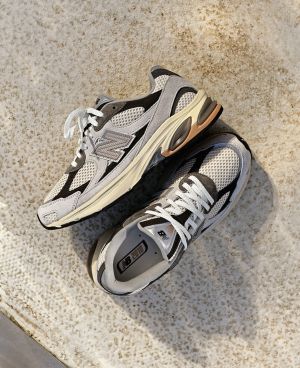 NE.W BALANCE 2010 BRIGHTON GREY LINEN