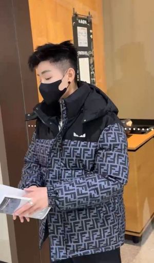 Fendi.Roma.Imported.100%.Heavy.Fabric.Very.Premium.Full.Sleeves.Puffer.Jacket.MR189