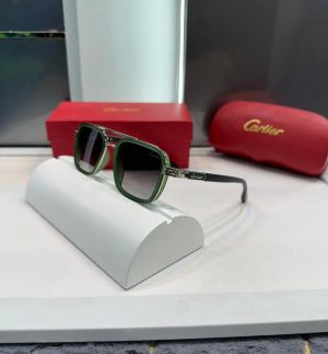 Cartie r Green-Black Luxury Shade 582