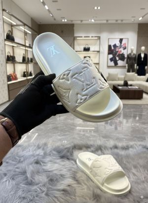 Louisvuitton-white-premium-quality-stylish-men-flipflop