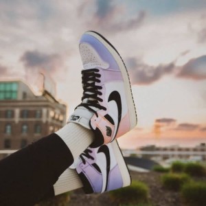 Nike-Air-Jordan-Retro-1-Hig-Skyline