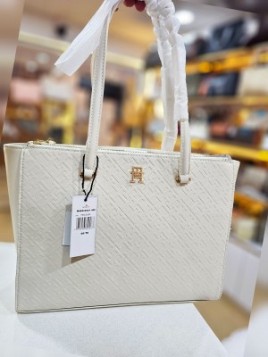TOMM Y HILFIGE R ETERNITY MULTIFUNCTIONAL TOTE BAG