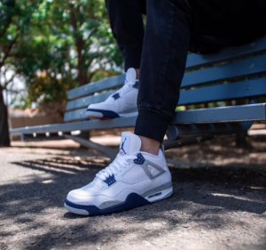 Nike-Jordan-4-Midnight-Navy